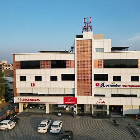 Lords Eco Inn Navsari Bagian luar foto