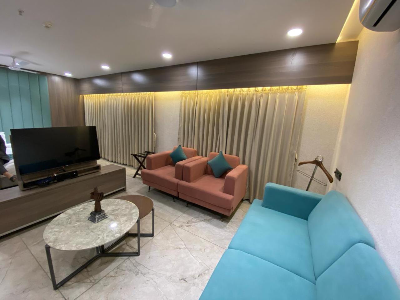 Lords Eco Inn Navsari Bagian luar foto